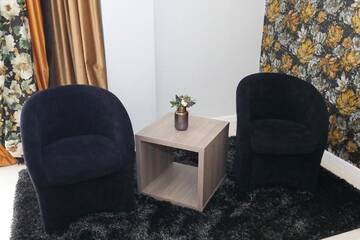 Фото номера Номер с кроватью размера &quot;queen-size&quot; и гидромассажной ванной Отель MELISS EVENTS г. Крайова 8