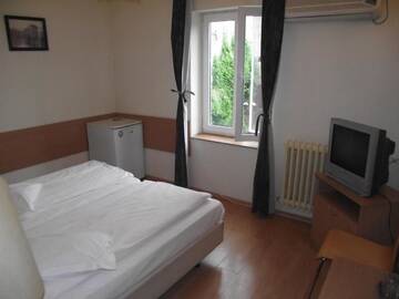 Фото номера Двухместный номер с 1 кроватью Гостевой дом Villa Carmelita г. Крайова 4