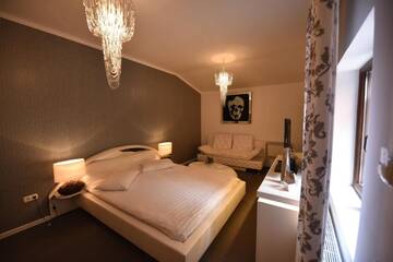 Фото номера Улучшенное бунгало Гостевой дом Rixo`s GuestHouse г. Крайова 2