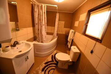 Фото номера Бунгало с видом на сад Гостевой дом Rixo`s GuestHouse г. Крайова 3