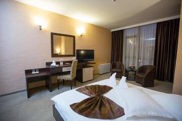 Фото номера Двухместный номер с 1 кроватью или 2 отдельными кроватями Отель Hotel Meliss г. Крайова 12