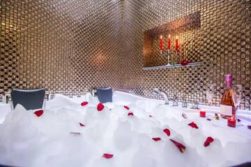 Фото номера VIP-люкс Отель Hotel Meliss г. Крайова 5