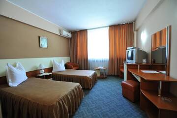Фото номера Трехместный номер Отель Hotel Parc г. Крайова 3
