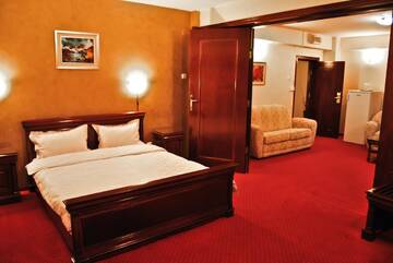 Фото номера Улучшенный люкс с 1 спальней Отель Hotel Bavaria г. Крайова 4