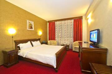 Фото Отель Hotel Bavaria г. Крайова 2
