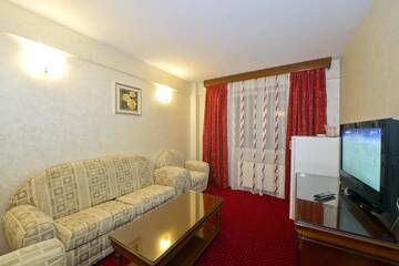 Фото номера Стандартный люкс с 1 спальней Отель Hotel Bavaria г. Крайова 3