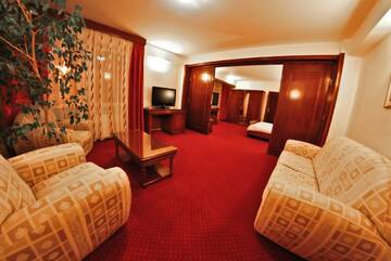 Фото номера Улучшенный люкс с 1 спальней Отель Hotel Bavaria г. Крайова 5
