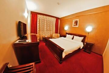 Фото номера Стандартный двухместный номер с 1 кроватью Отель Hotel Bavaria г. Крайова 5