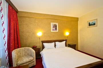 Фото номера Стандартный двухместный номер с 1 кроватью Отель Hotel Bavaria г. Крайова 9