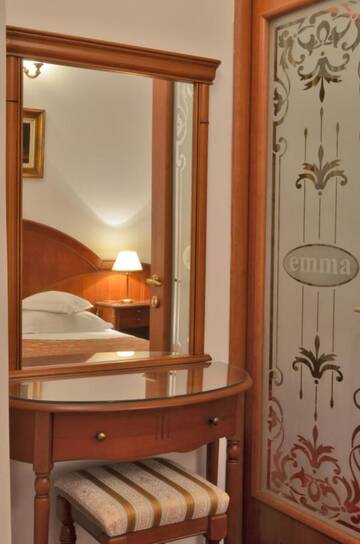 Фото номера Люкс Отель Hotel Emma West г. Крайова 9