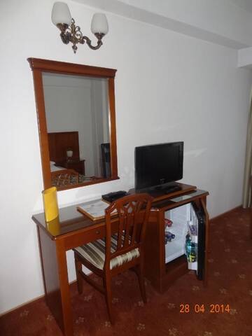 Фото номера Двухместный номер с 2 отдельными кроватями Отель Hotel Emma West г. Крайова 3