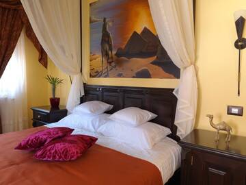 Фото номера Двухместный номер Делюкс с 1 кроватью Гостевой дом La Favorita Guesthouse Boutique г. Крайова 4