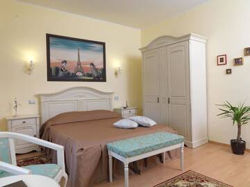 Фото номера Двухместный номер Делюкс с 1 кроватью Гостевой дом La Favorita Guesthouse Boutique г. Крайова 44
