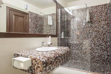Фото номера Стандартный двухместный номер с 1 кроватью Отель Hotel Relax Craiova г. Крайова 3