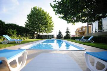 Фото Отели типа «постель и завтрак» Bruxelles Guesthouse Craiova г. Крайова 3