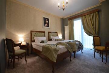 Фото номера Одноместный номер с балконом Отель The Arlington Hotel г. Крайова 4