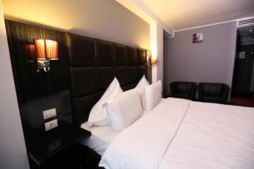 Фото номера Стандартный двухместный номер с 1 кроватью Отель Hotel Articus г. Крайова 30
