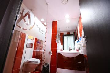 Фото номера Улучшенный двухместный номер с 1 кроватью Отель Hotel Articus г. Крайова 5