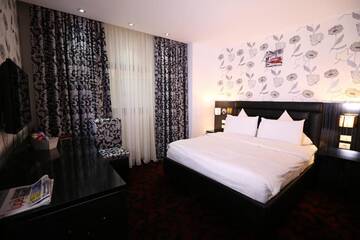 Фото номера Стандартный двухместный номер с 1 кроватью Отель Hotel Articus г. Крайова 36