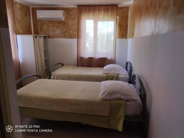 Фото номера Двухместный номер с 2 отдельными кроватями Хостелы Alfredo Hostel г. Крайова 8