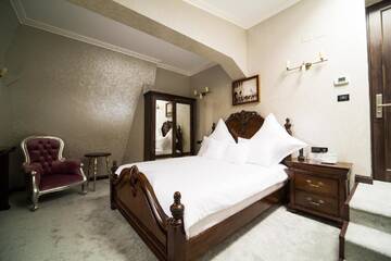 Фото номера Двухместный номер с 1 кроватью Отель Hotel 5 Continents г. Крайова 2