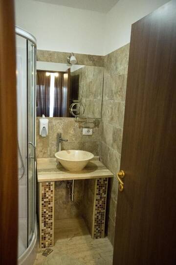 Фото номера Одноместный номер Делюкс Отель MBI Travel Inn г. Крайова 4