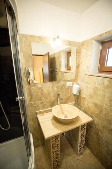 Фото номера Бюджетный одноместный номер Отель MBI Travel Inn г. Крайова 5