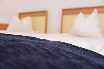 Фото номера Двухместный номер с 2 отдельными кроватями Отель Plus Hotel г. Крайова 4