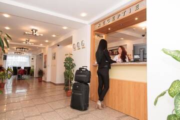 Фотографии Отель Plus Hotel г. Крайова (Румыния) №5 Фото Отель Plus Hotel г. Крайова 5