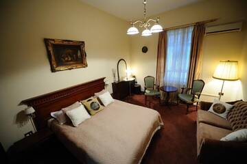 Фото номера Улучшенный двухместный номер с 1 кроватью Отель Hotel Royal Craiova г. Крайова 9