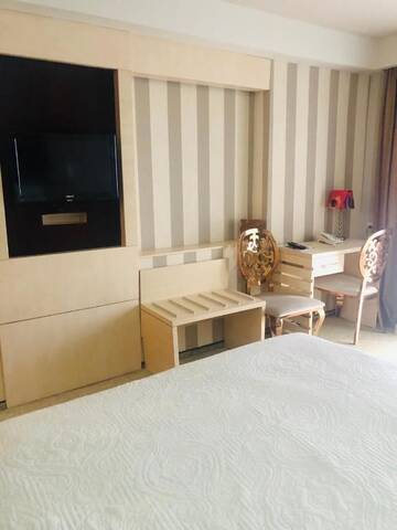 Фото номера Двухместный номер Делюкс с 1 кроватью Отель Hotel Plaza г. Крайова 2