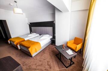 Фото номера Стандартный двухместный номер с 2 отдельными кроватями Отель Hotel Europeca г. Крайова 5