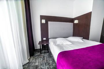 Фото номера Двухместный номер с 1 кроватью Отель Hotel Europeca г. Крайова 12