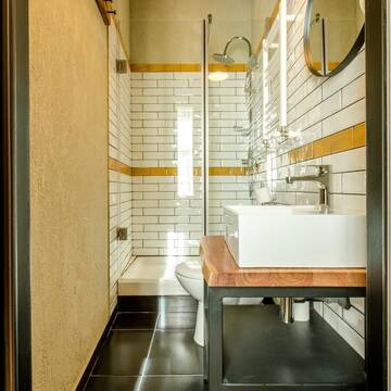 Фото номера Улучшенный номер с кроватью размера «queen-size» Отель ACSA INN г. Крайова 2